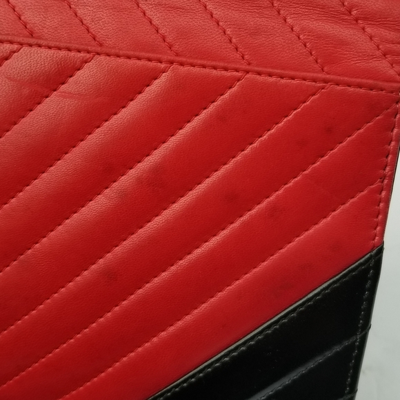 Authentic vintage Chanel Chevron single flap leather chain strap small handbag - Picture 12 of 16